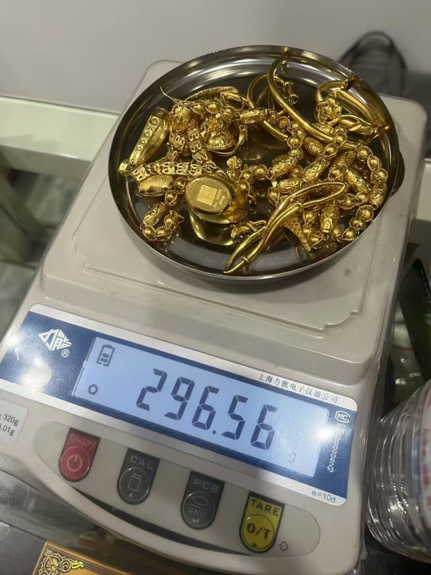 金泽通珠宝店