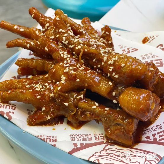 新明洞年高火锅炸鸡(库尔勒汇嘉时代广场朝阳店)