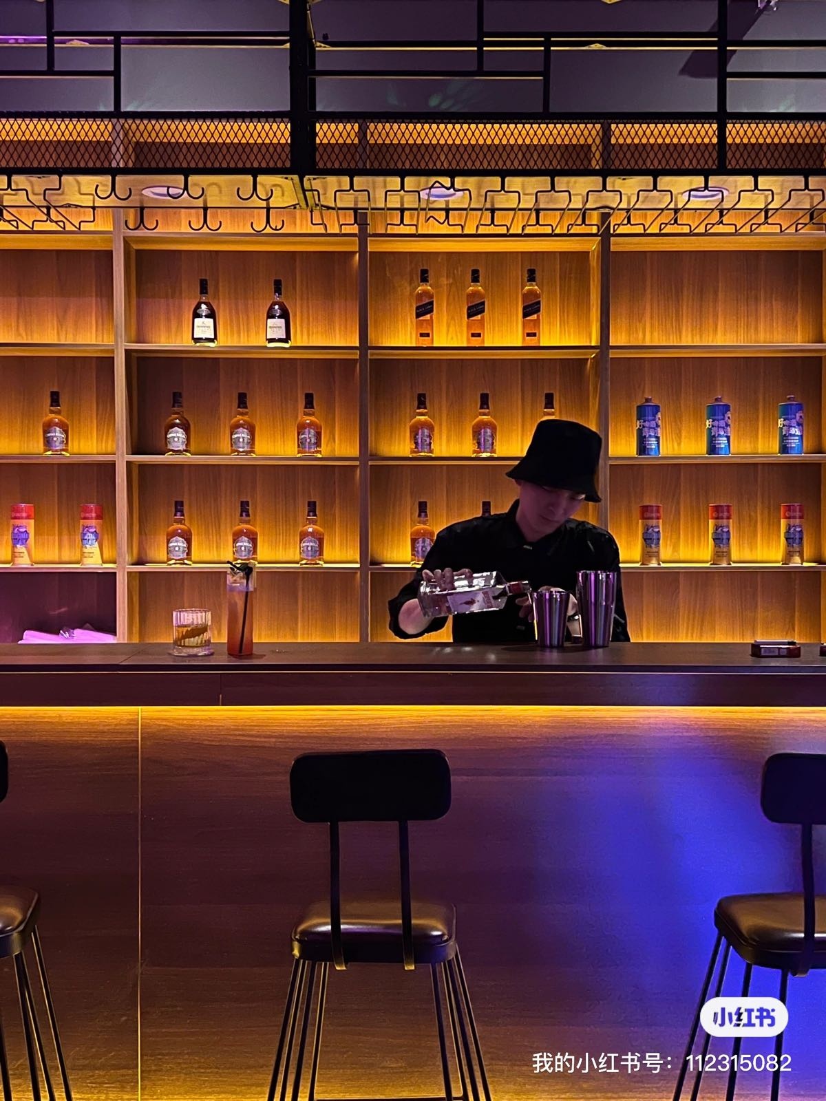 海边有家小酒馆