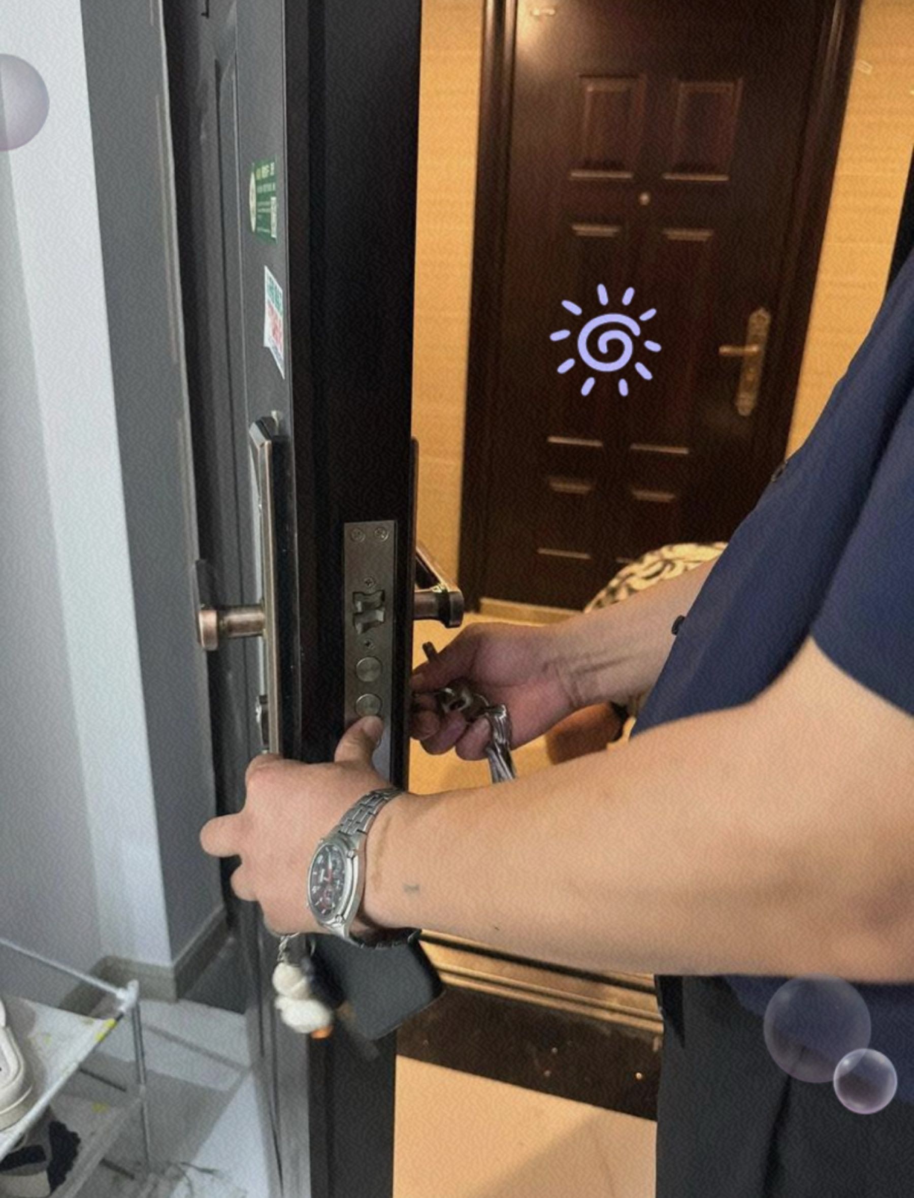 阿平开锁换锁汽车钥匙智能锁