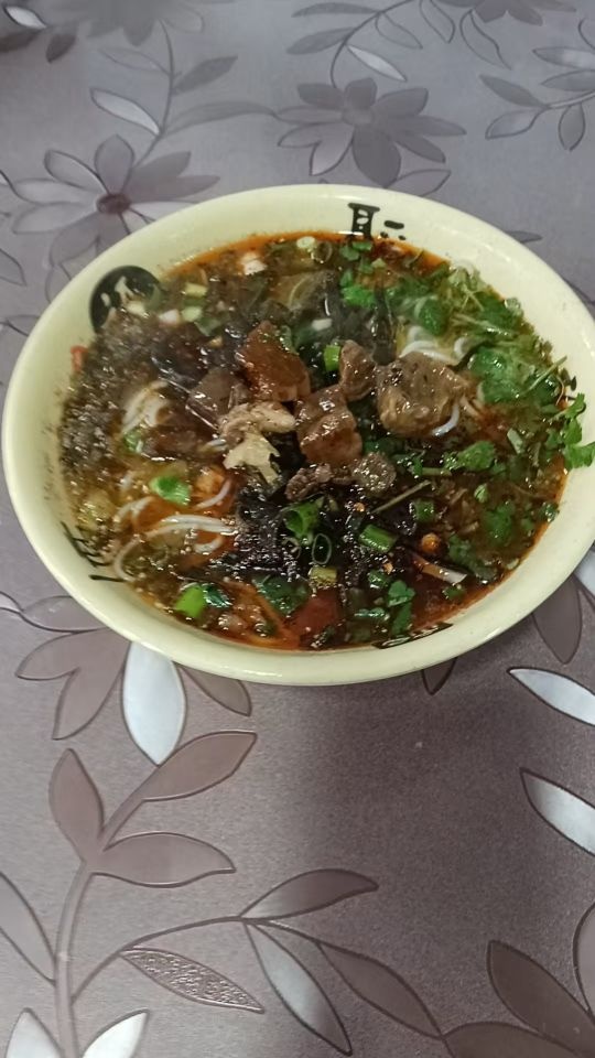 霸王带皮牛肉粉面