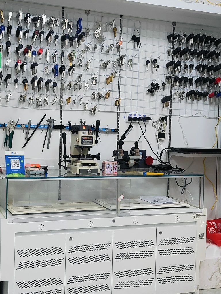 小张师傅开锁店