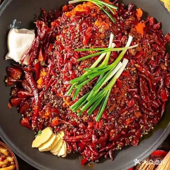 重庆聚小惠老火锅碗碗端(河西学院店)