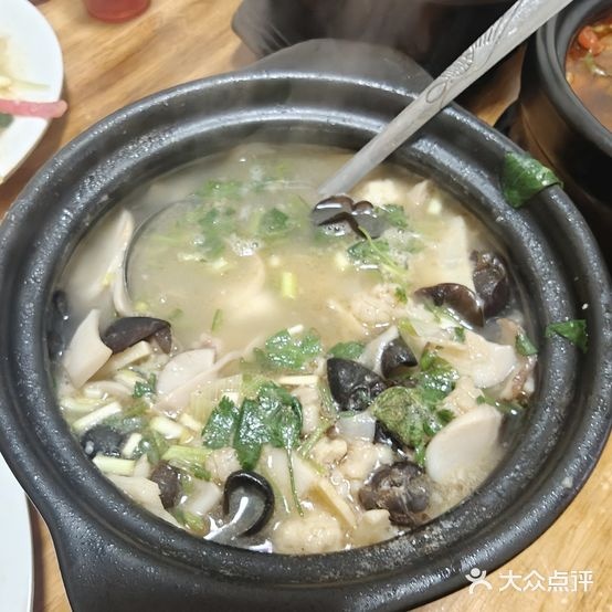 沿河烧烤砂锅(在水一方南区店)