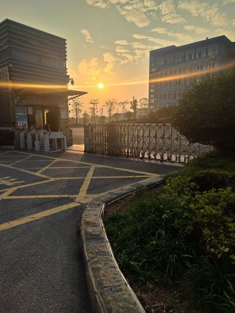 湘潭市工业贸易中专