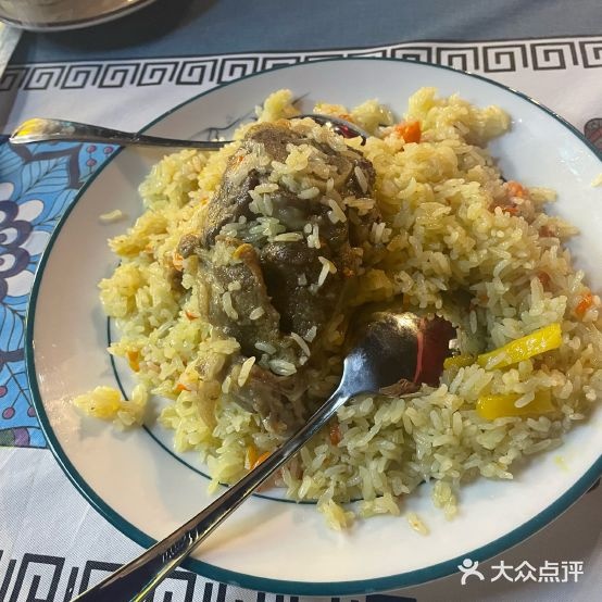 新疆溃芊腠玫瑰美食城