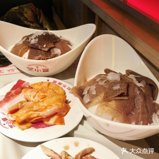 芝小官毛肚火锅海鲜自助餐店(银泰百货海宁店)