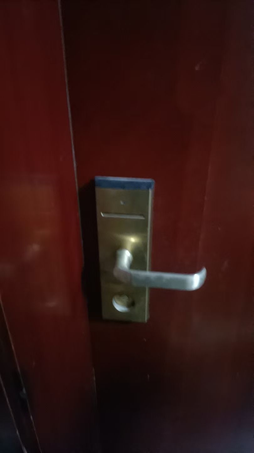 万佳锁业开锁换锁配车钥匙