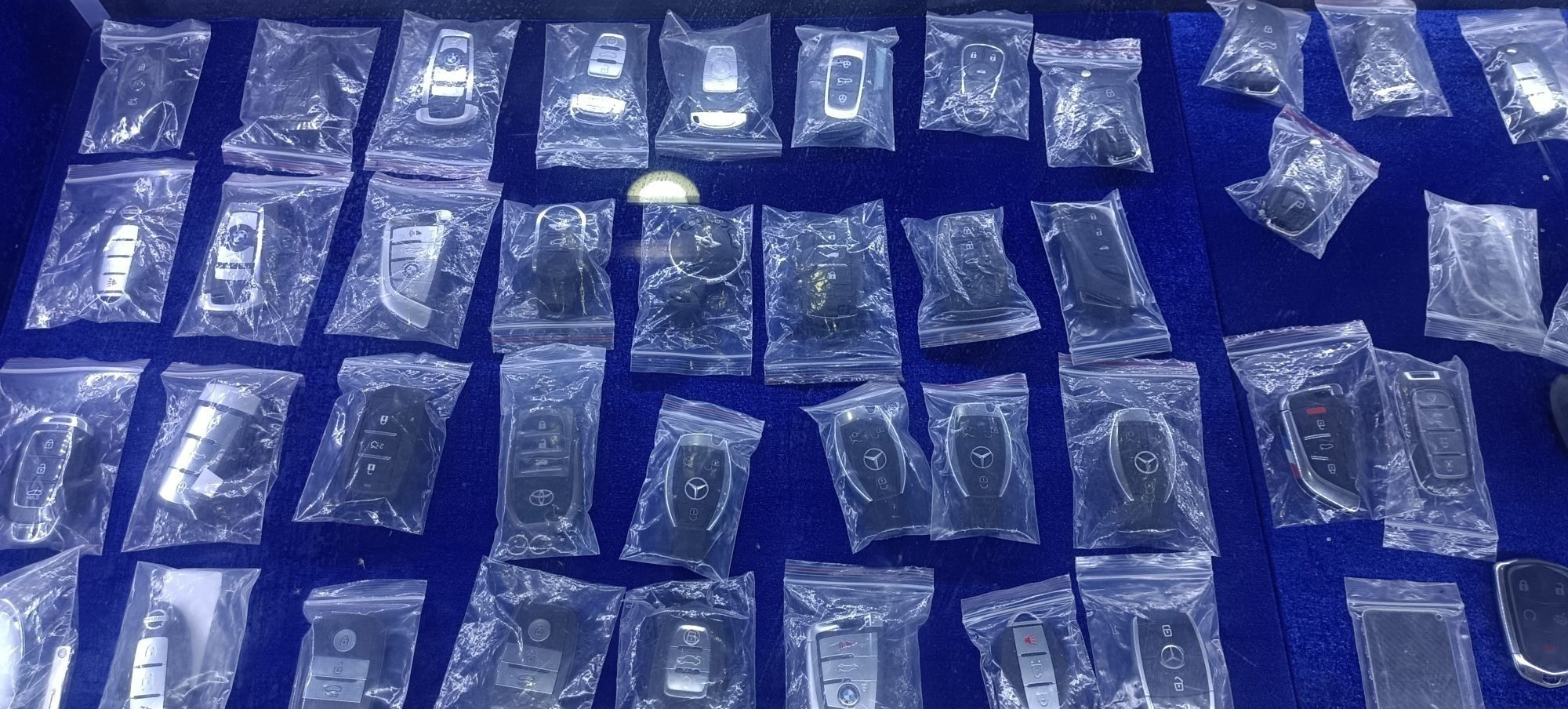 鸿顺开锁汽车钥匙