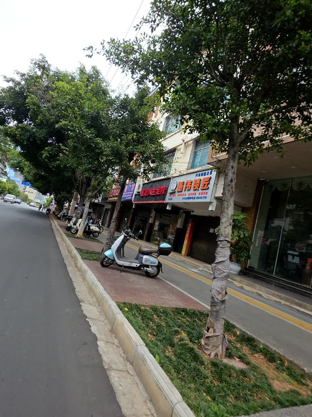 重伟锁匠(文山店)