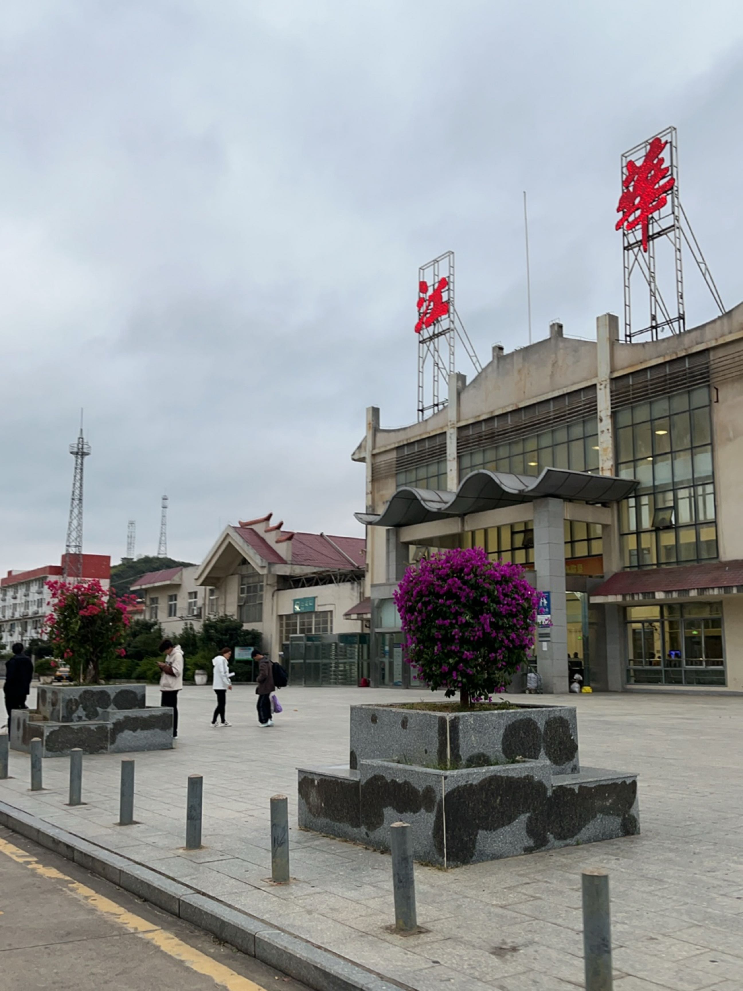 火车站站前广场带状公园