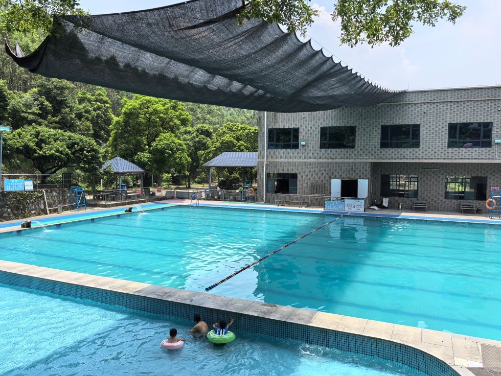 龙源休闲游泳场山庄