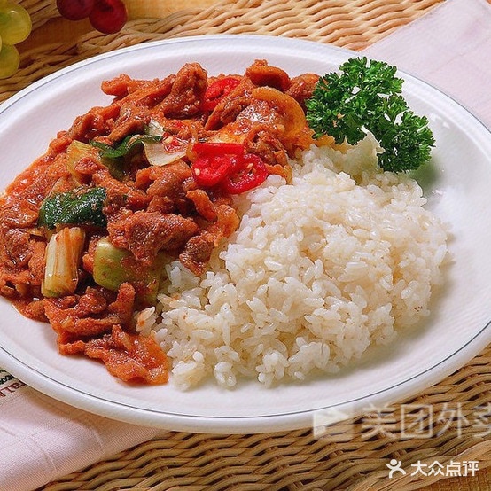 功夫妹煲仔饭