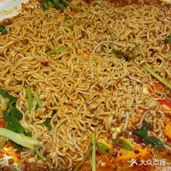 老街称盘老麻辣烫(汽博店)