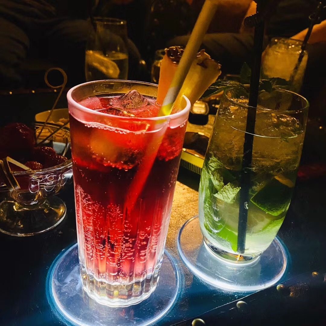 六桌酒吧SixTableBar