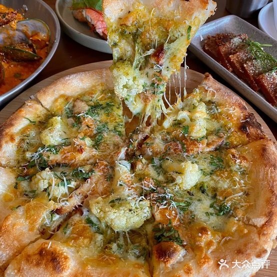 爱山披萨(青年路店)