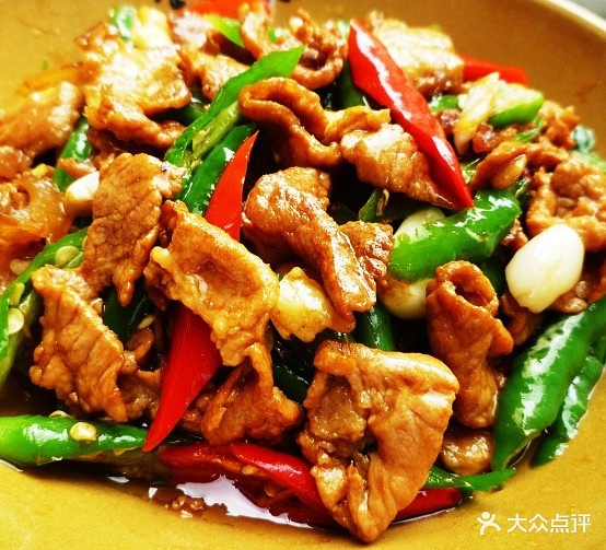 小辣椒炒肉川菜馆