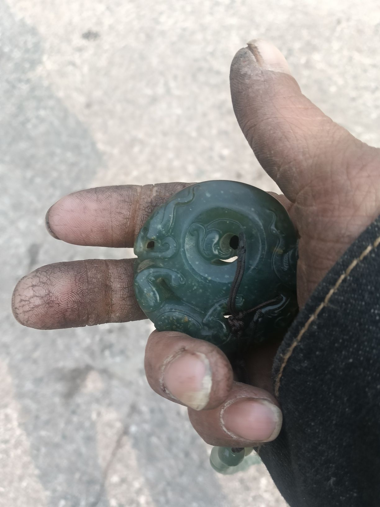 乾玉寄收翡翠商行