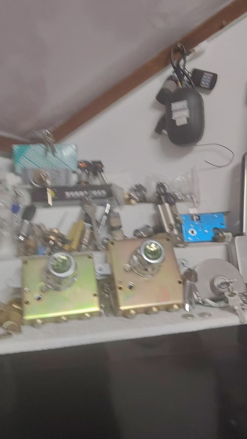 荣棣配钥匙开锁