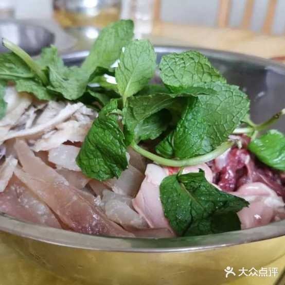 郭孃鲜牛杂火锅店