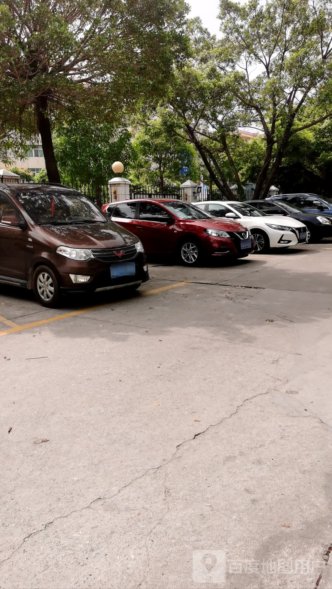 阳江市阳东区人民医院地上停车场-出入口