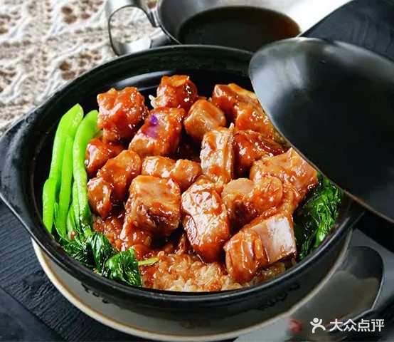 香干家餐饮店煲仔饭