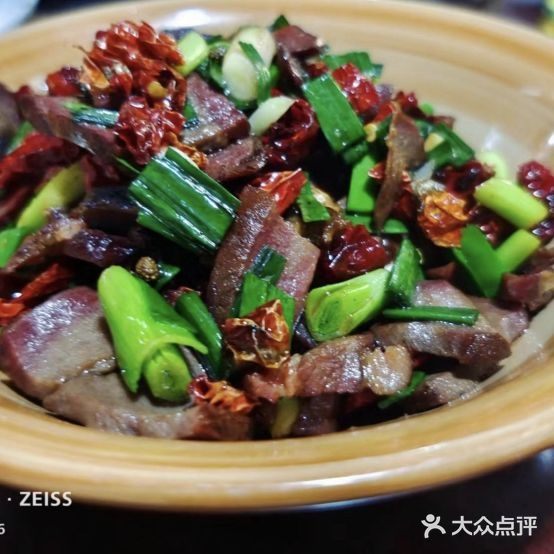 老村长土菜馆(102乡道分店
