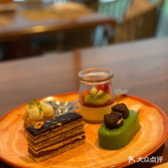 食百绚全日制参厅(成都棕榈泉费尔蒙酒店)