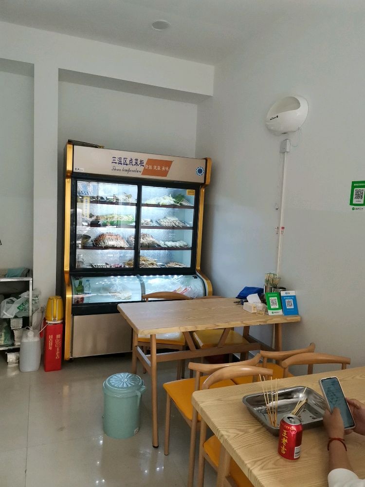 昭阳区玄薅宇任烧烤店