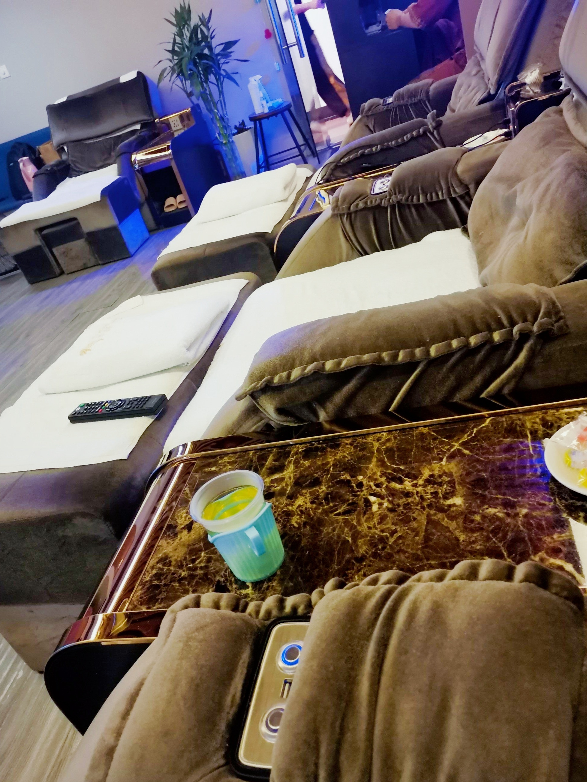 鸿鹄足浴店(东门店)