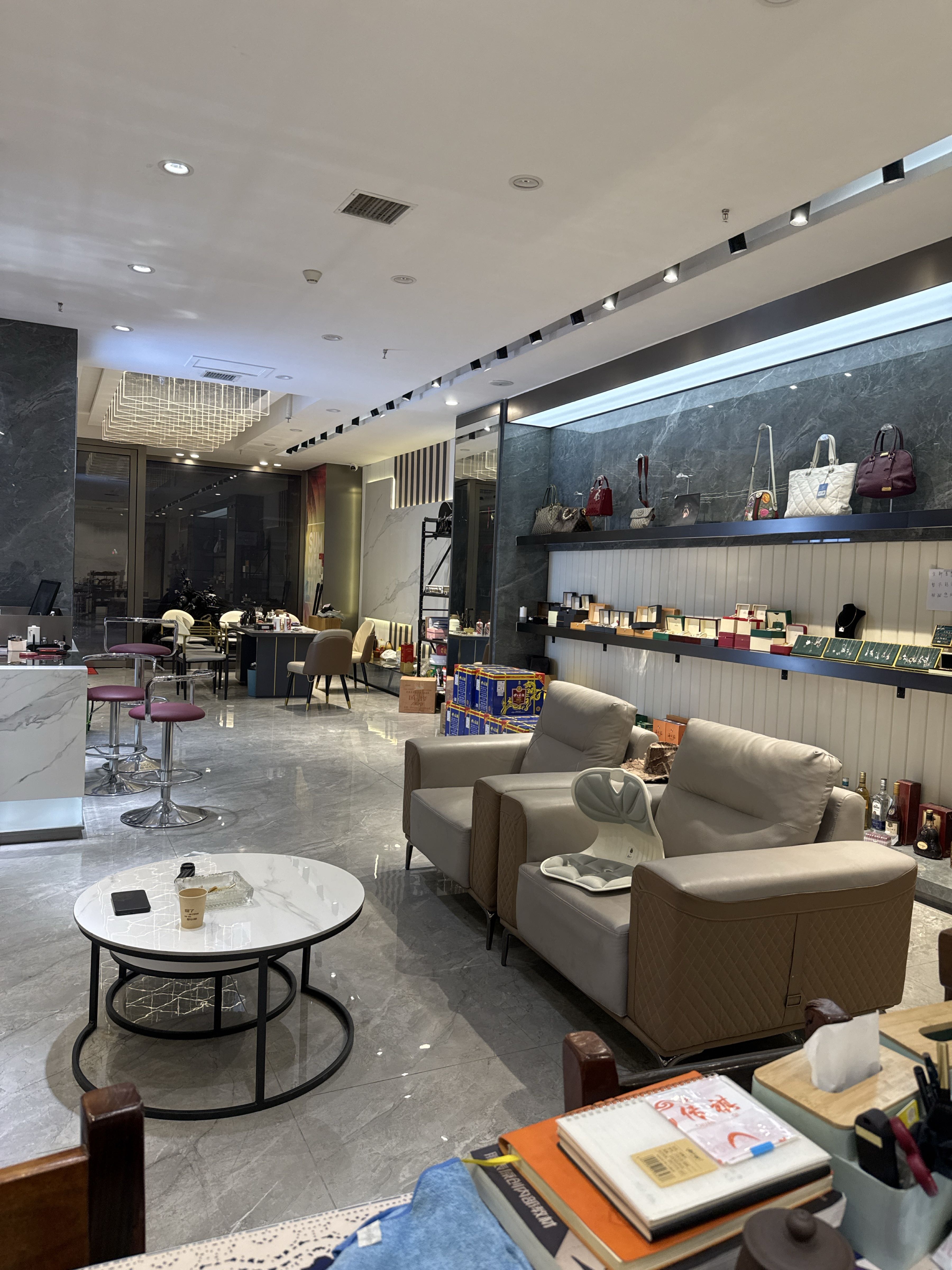 及时雨名奢汇回收寄卖