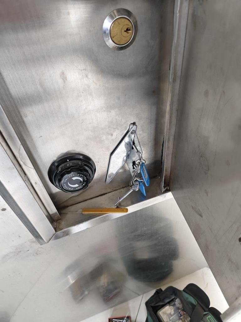 仁人开锁配汽车钥匙(祺霖·庆泰苑店)