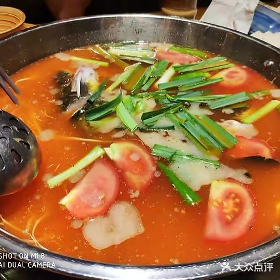酸·美俪酸汤火锅