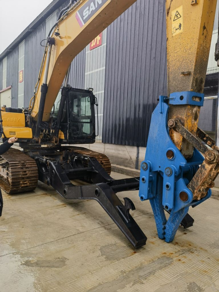 凤凰县隆创汽车报废回收拆解公司