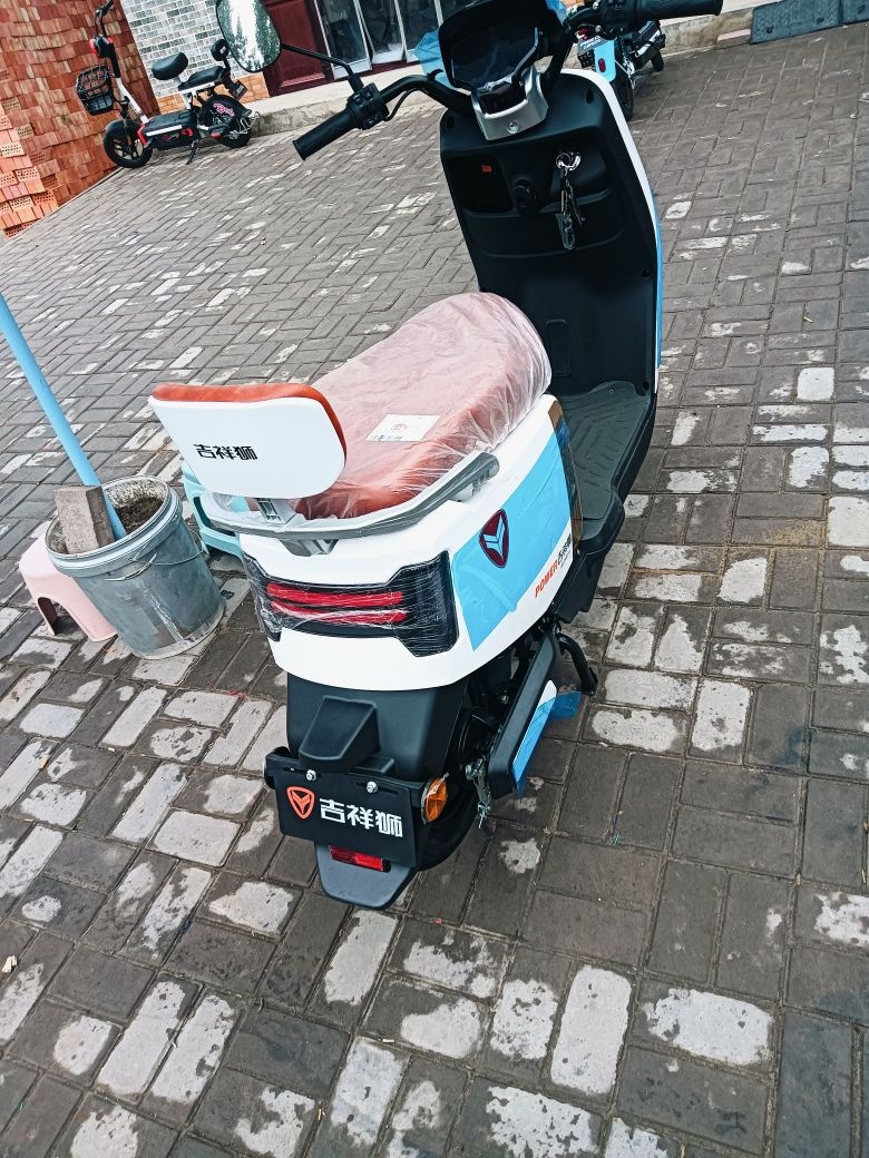 精修电动车配件店