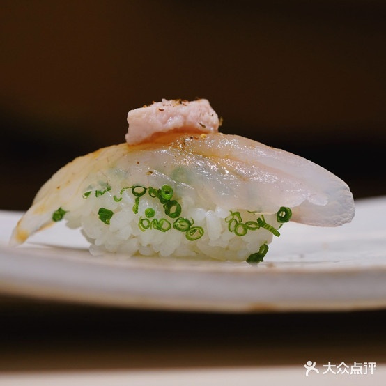 鮨萧月