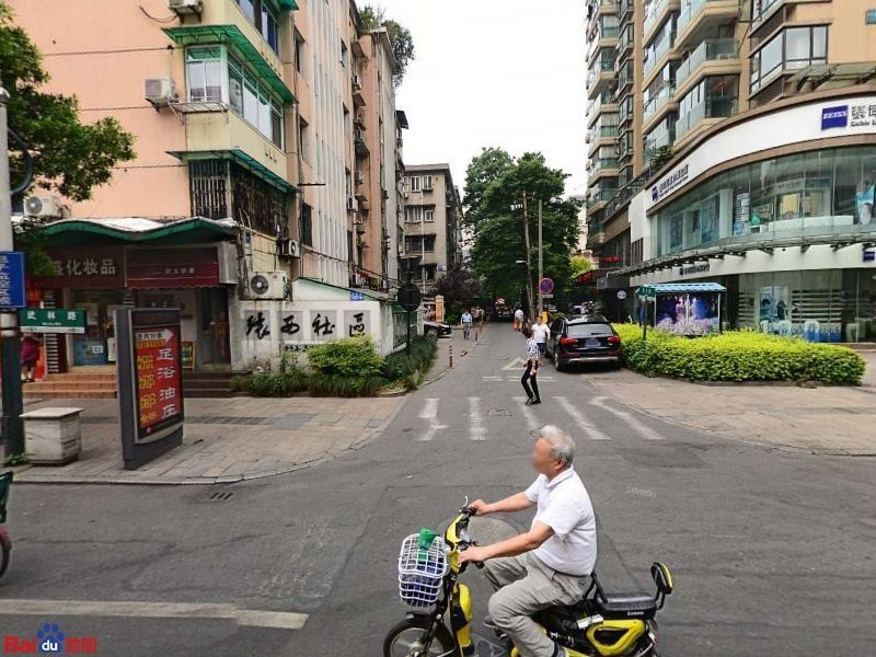 杭州市下城区桃花河弄桔子酒店武林门地铁站店东南侧约90米