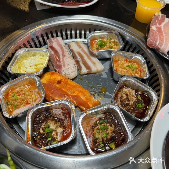 小V家·中韩自助烤肉牛排海鲜生蚝专门店(彩云湖·万科里店)