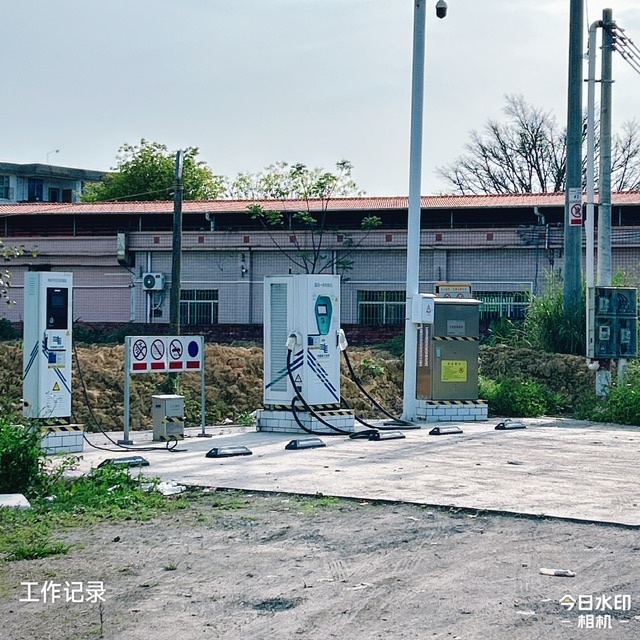 南方电网充电站(仁化县石塘镇蚂蚁公社停车场公共充电桩)