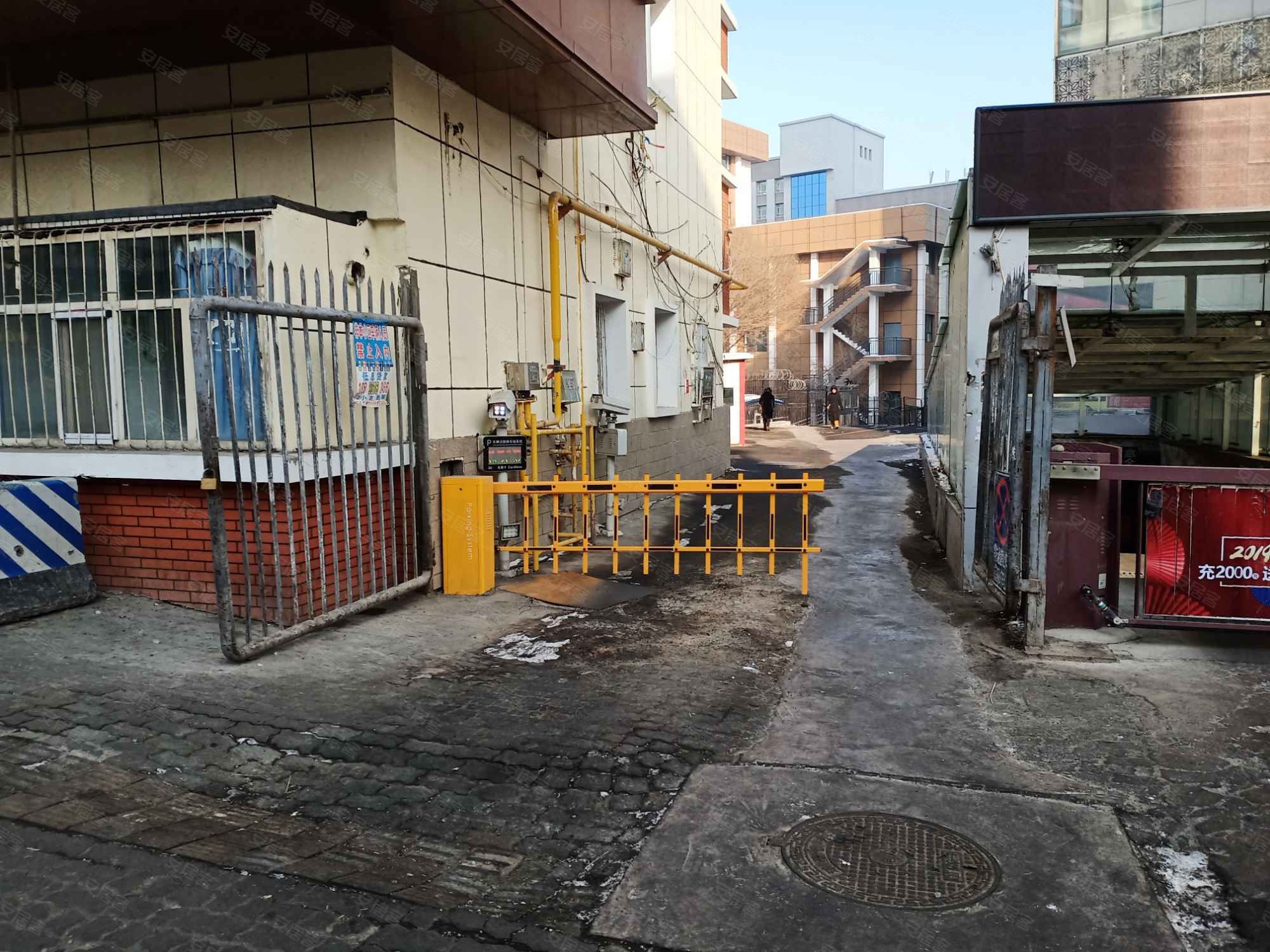 新疆维吾尔自治区乌鲁木齐市水磨沟区河滩北路100号;克东路北巷6号