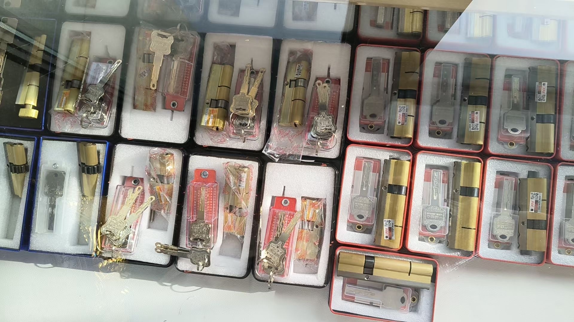 锁大侠开锁换锁汽车钥匙