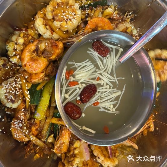 美味虾秘菜虾煲(大商新玛特浉河区店)