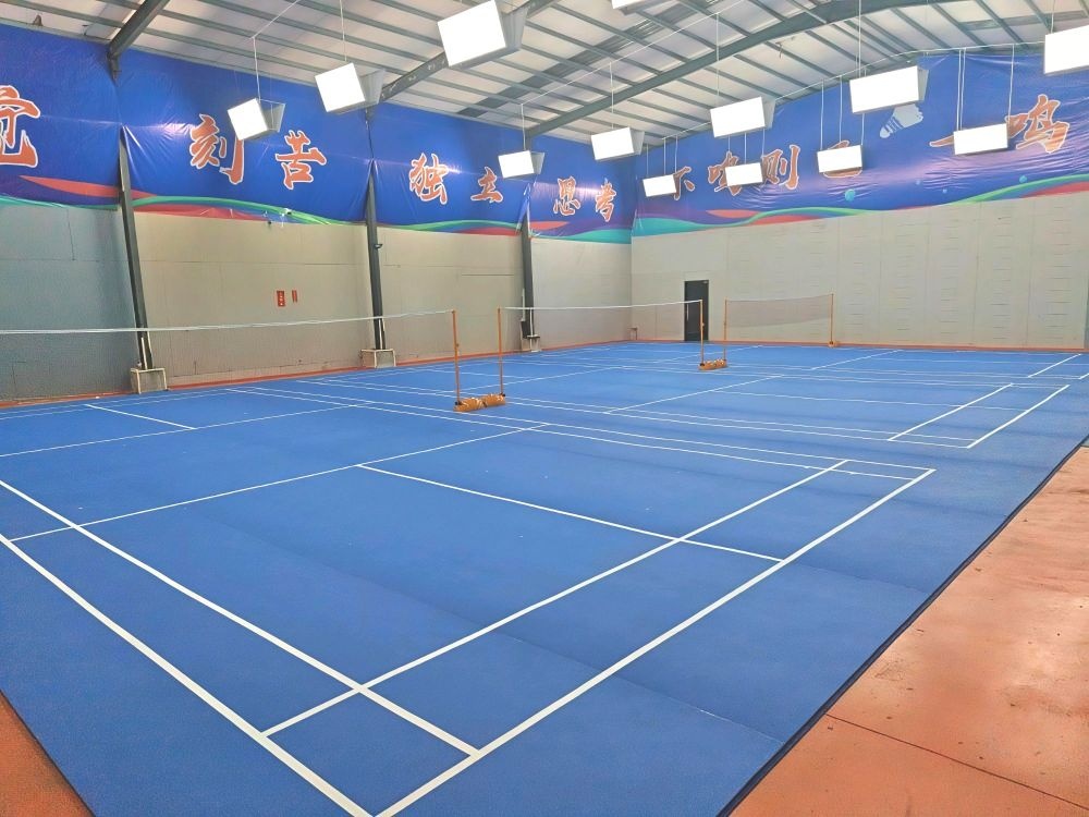 翼鸣羽毛球馆
