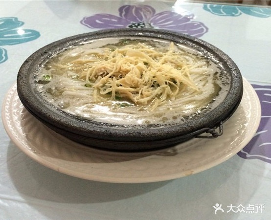 刚砂锅武鸡丝米线