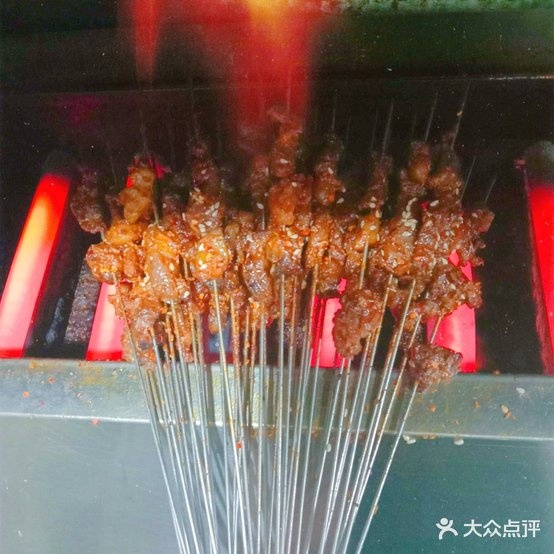 江湖地锅炖人(毕塬东路店)