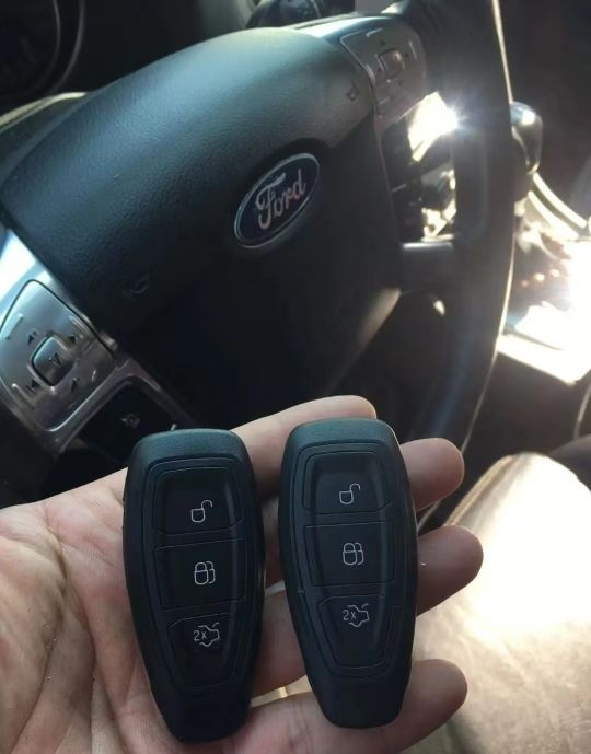 小方开锁配钥匙卷裤脚