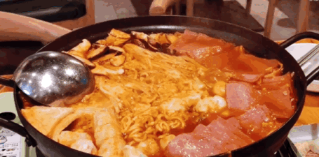 王菲家的年糕火锅(万科都会传奇店)