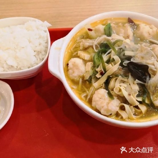 丰盛美食广场(昆明街乐购)