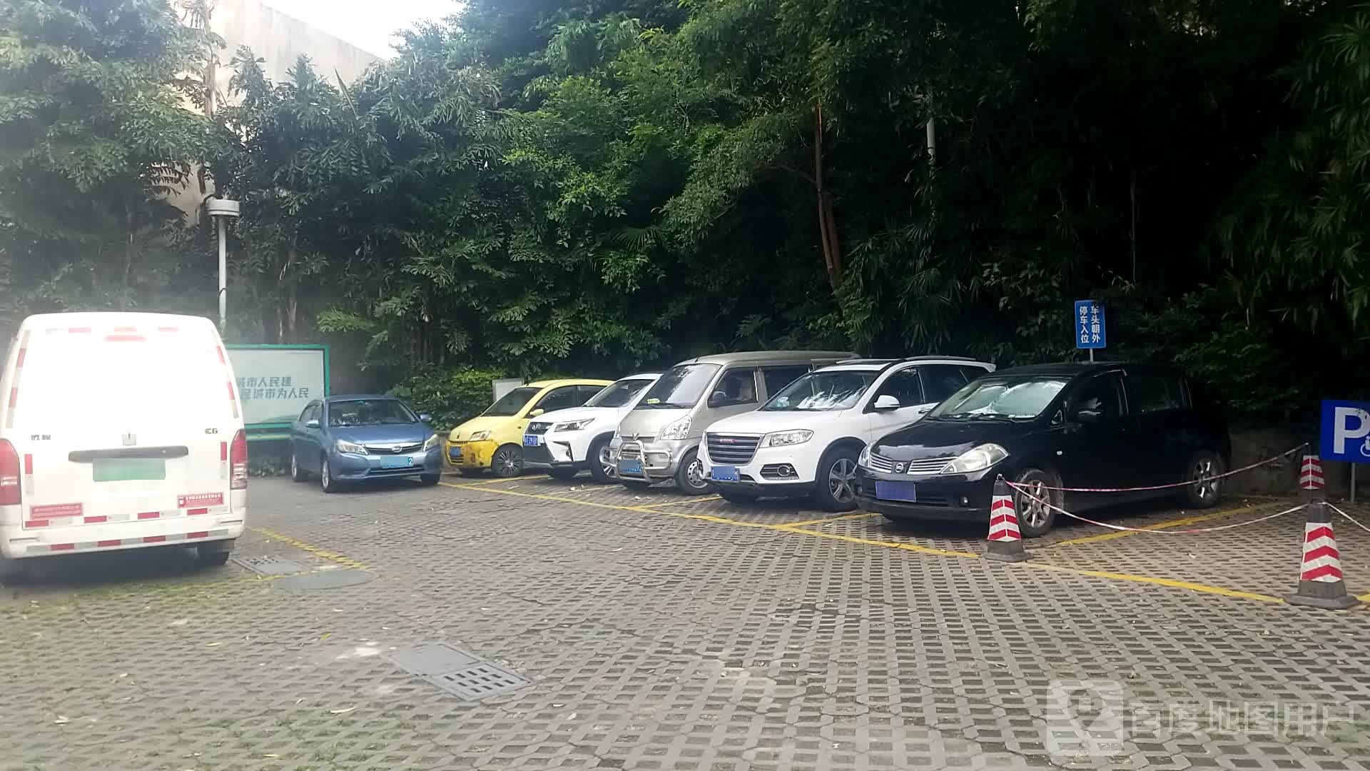 西山寺-地上停车场