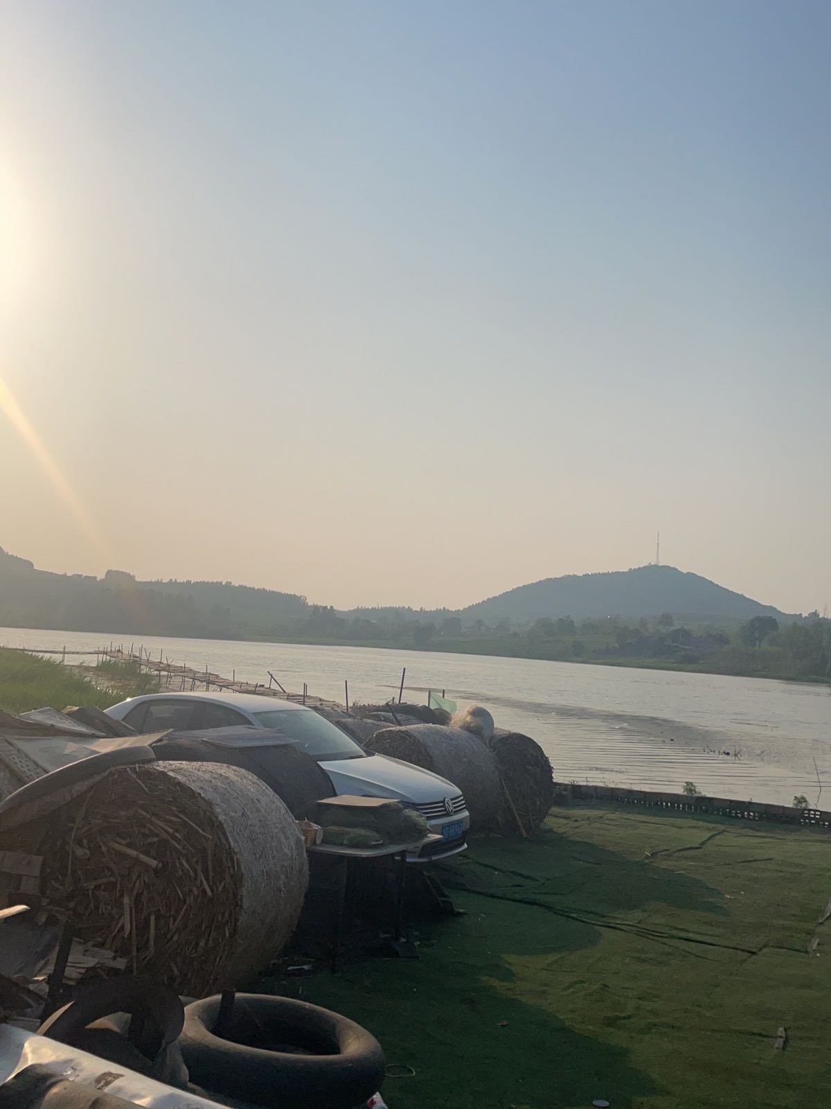 东孟鹤鸣湖垂钓园